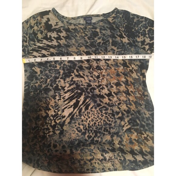 Basic Editions top Womens Medium camo pullover jungle animal pixelated graphic - Picture 4 of 6